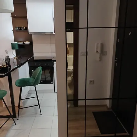 Zoe Apartment